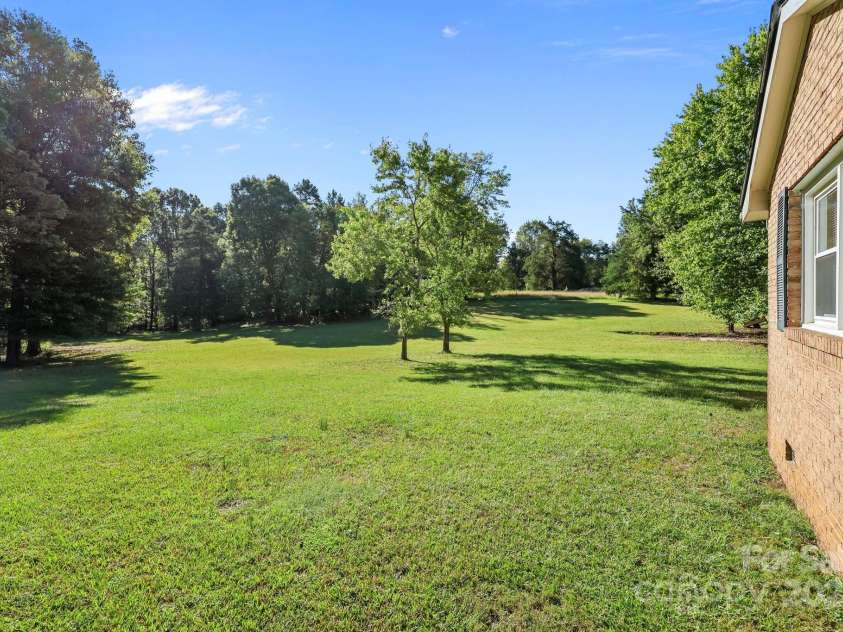 945 Alvin Hough Road, Midland, NC 28107.  MLS# CAR4309237, YatesRealty ID 1748. 