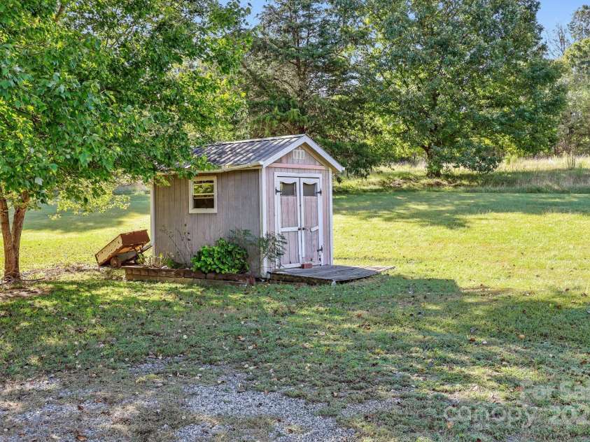 945 Alvin Hough Road, Midland, NC 28107.  MLS# CAR4309237, YatesRealty ID 1748. Country life!