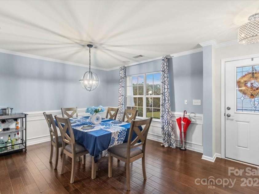 2739 Golden Rose Lane, Charlotte, NC 28216.  MLS# CAR4249585, YatesRealty ID 17480. 