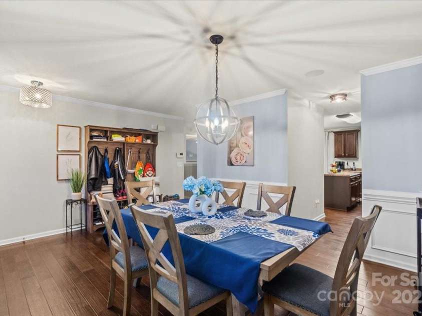 2739 Golden Rose Lane, Charlotte, NC 28216.  MLS# CAR4249585, YatesRealty ID 17480. 