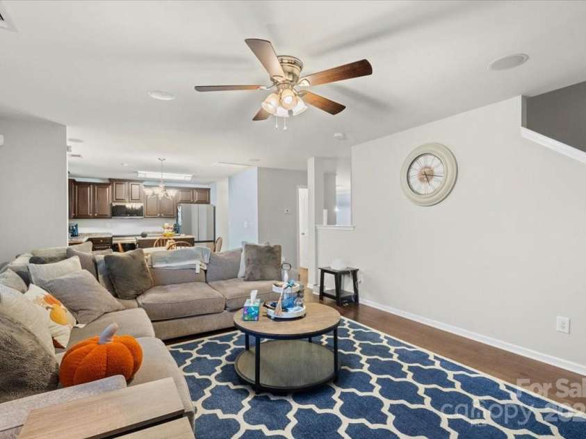 2739 Golden Rose Lane, Charlotte, NC 28216.  MLS# CAR4249585, YatesRealty ID 17480. 