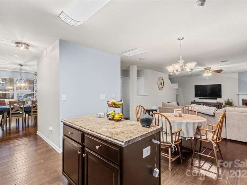 2739 Golden Rose Lane, Charlotte, NC 28216.  MLS# CAR4249585, YatesRealty ID 17480. 