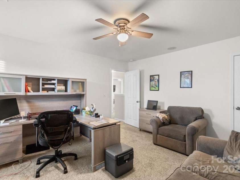 2739 Golden Rose Lane, Charlotte, NC 28216.  MLS# CAR4249585, YatesRealty ID 17480. 