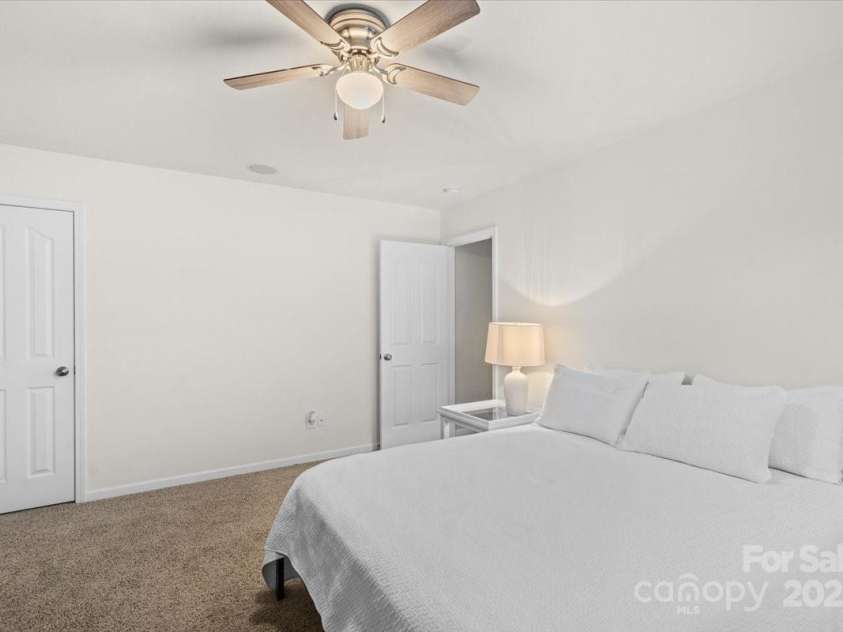 2739 Golden Rose Lane, Charlotte, NC 28216.  MLS# CAR4249585, YatesRealty ID 17480. 