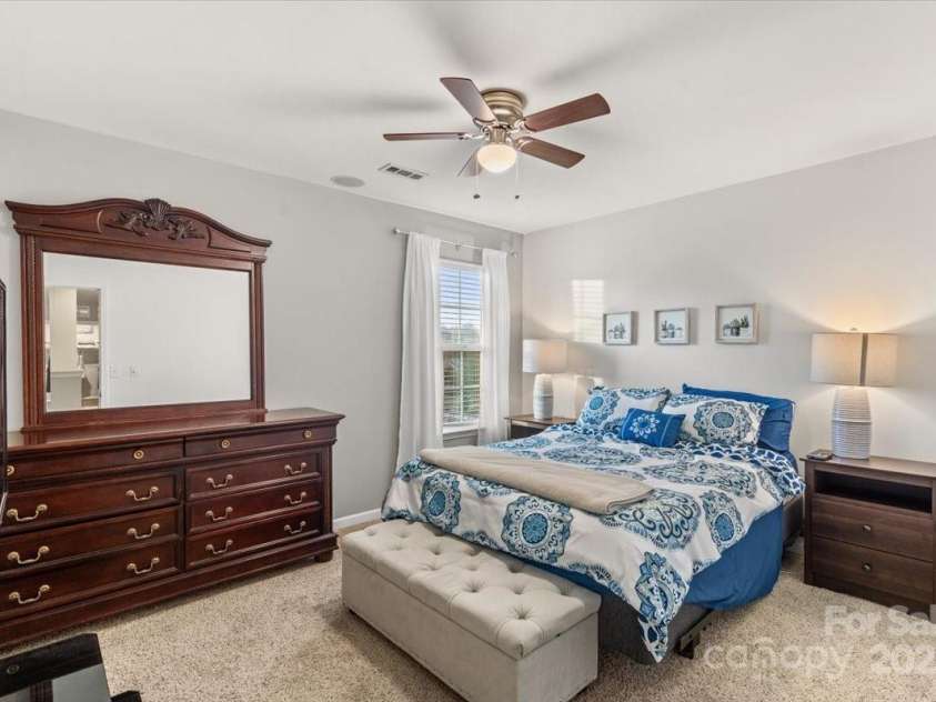2739 Golden Rose Lane, Charlotte, NC 28216.  MLS# CAR4249585, YatesRealty ID 17480. 