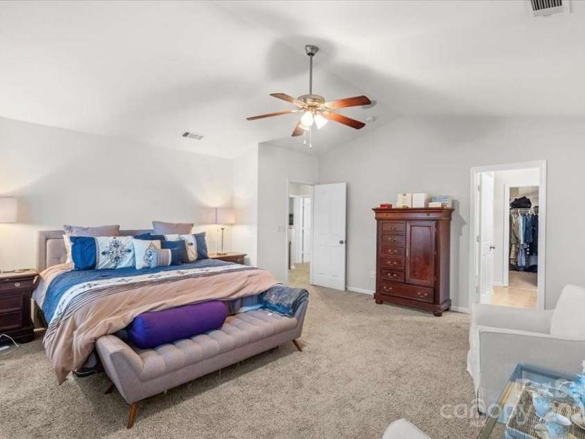 2739 Golden Rose Lane, Charlotte, NC 28216.  MLS# CAR4249585, YatesRealty ID 17480. 