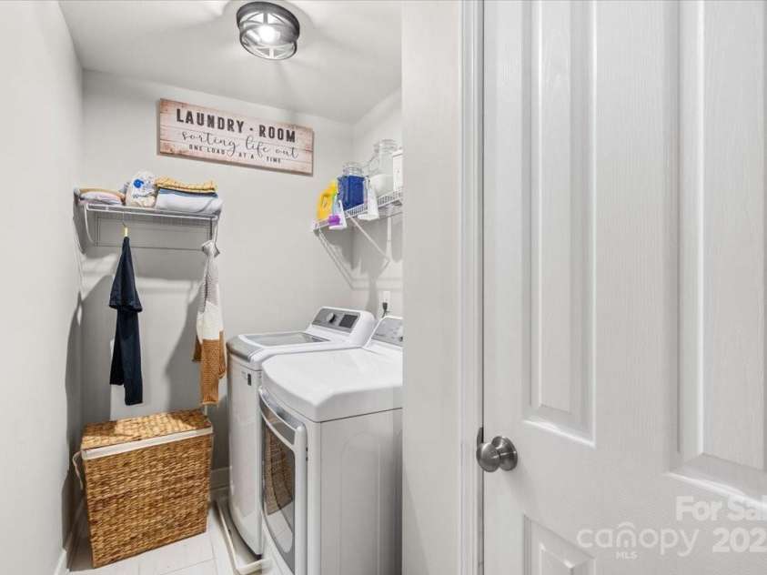 2739 Golden Rose Lane, Charlotte, NC 28216.  MLS# CAR4249585, YatesRealty ID 17480. 