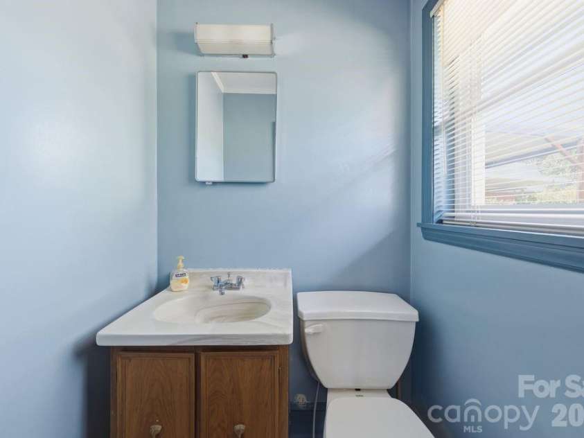 4108 Terry Terrace, Matthews, NC 28105.  MLS# CAR4363521, YatesRealty ID 17480. Primary Bedroom with half bath