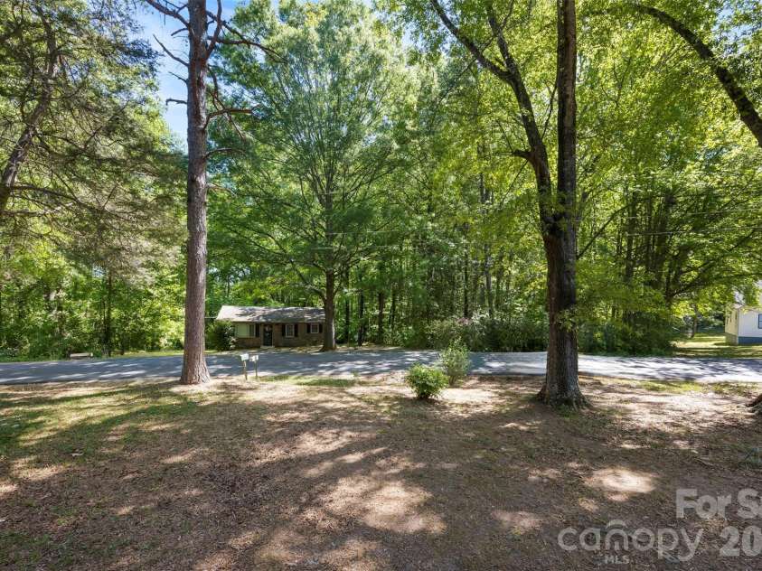509 California Circle, York, SC 29745.  MLS# CAR4370760, YatesRealty ID 17481. 