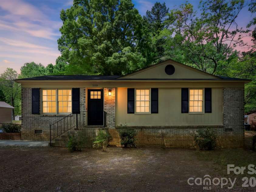 509 California Circle, York, SC 29745.  MLS# CAR4370760, YatesRealty ID 17481. 