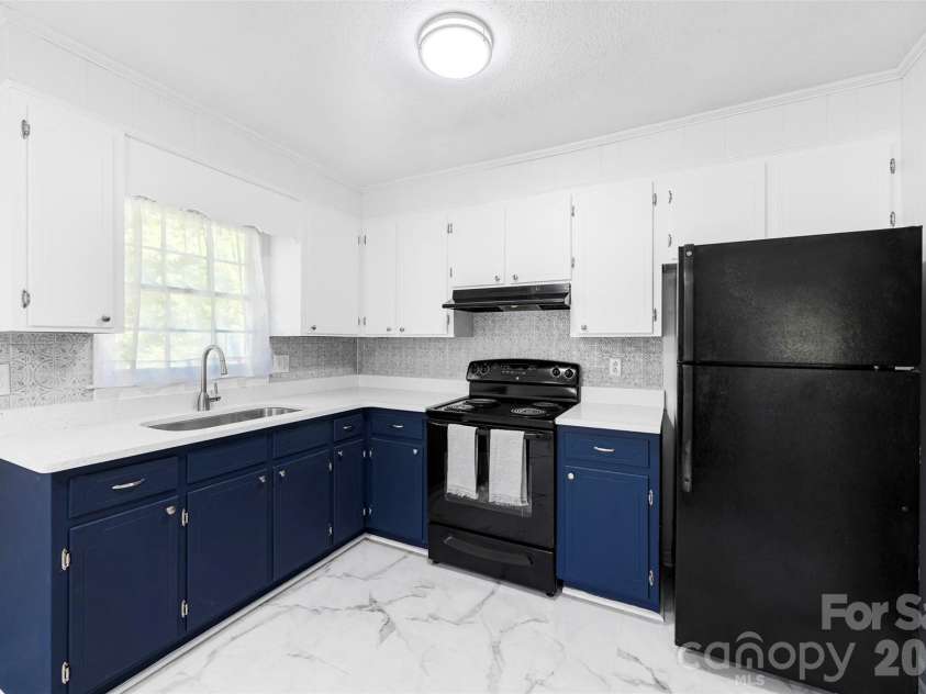 509 California Circle, York, SC 29745.  MLS# CAR4370760, YatesRealty ID 17481. 