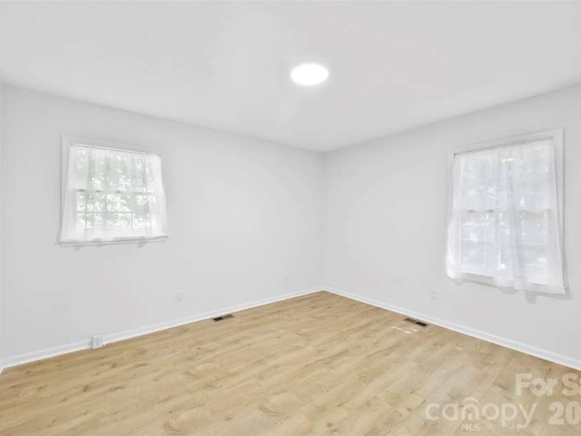 509 California Circle, York, SC 29745.  MLS# CAR4370760, YatesRealty ID 17481. Bedroom 1