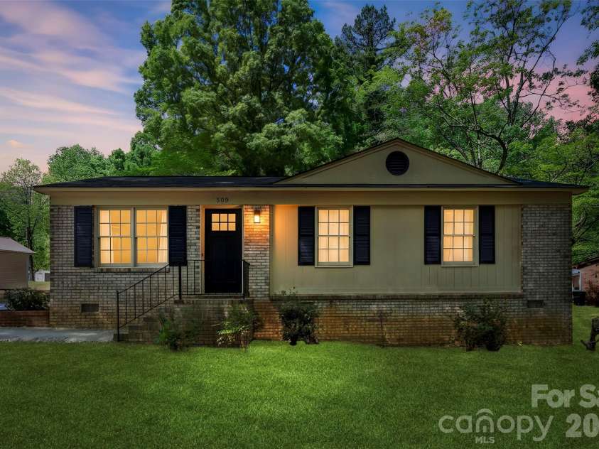 509 California Circle, York, SC 29745.  MLS# CAR4370760, YatesRealty ID 17481. *Grass staged
