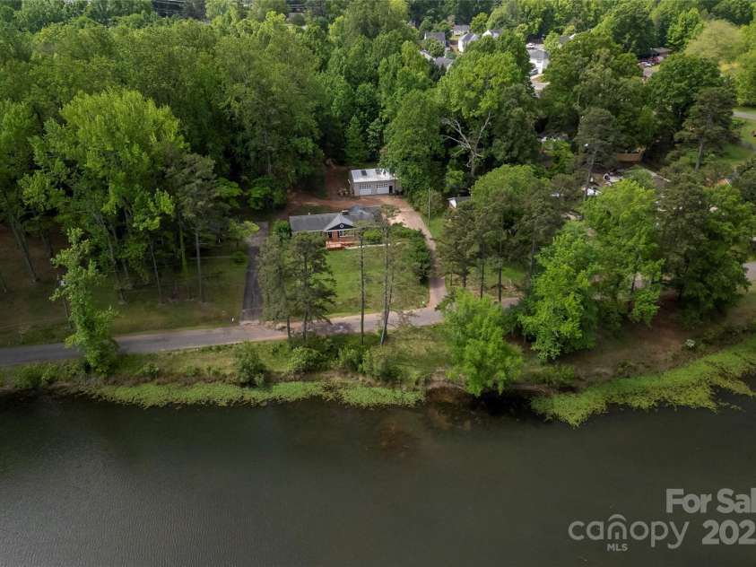 5100 Crestland Avenue, Charlotte, NC 28269.  MLS# CAR4256978, YatesRealty ID 17481. 