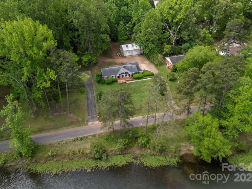 5100 Crestland Avenue, Charlotte, NC 28269.  MLS# CAR4256978, YatesRealty ID 17481. 