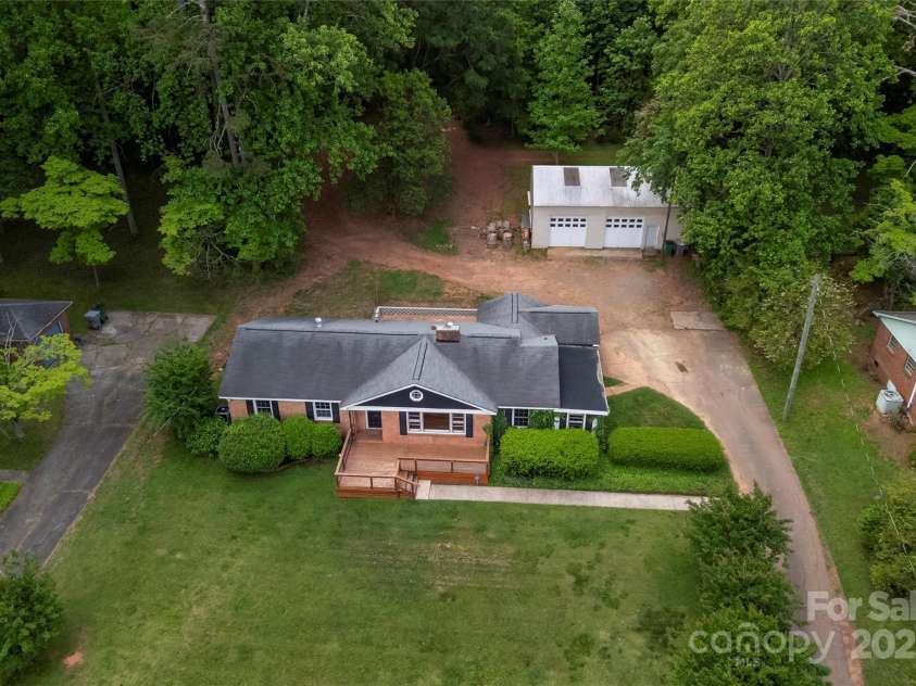 5100 Crestland Avenue, Charlotte, NC 28269.  MLS# CAR4256978, YatesRealty ID 17481. 