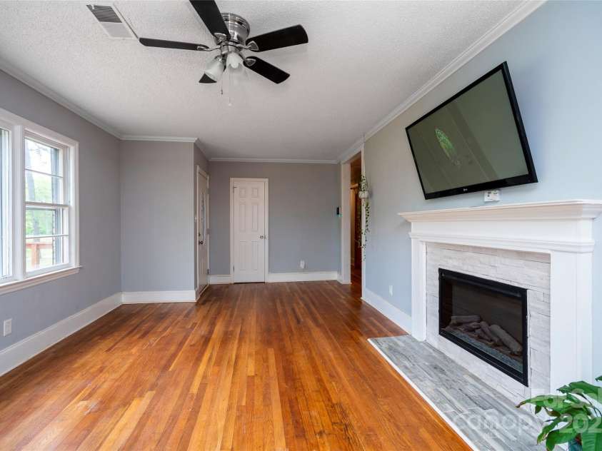 5100 Crestland Avenue, Charlotte, NC 28269.  MLS# CAR4256978, YatesRealty ID 17481. 