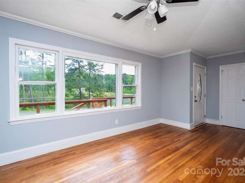 5100 Crestland Avenue, Charlotte, NC 28269.  MLS# CAR4256978, YatesRealty ID 17481. 