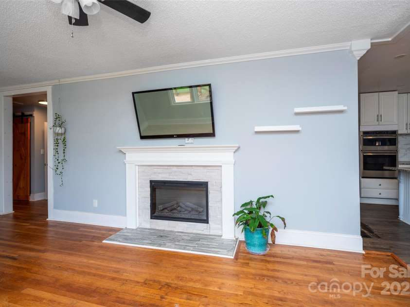 5100 Crestland Avenue, Charlotte, NC 28269.  MLS# CAR4256978, YatesRealty ID 17481. 