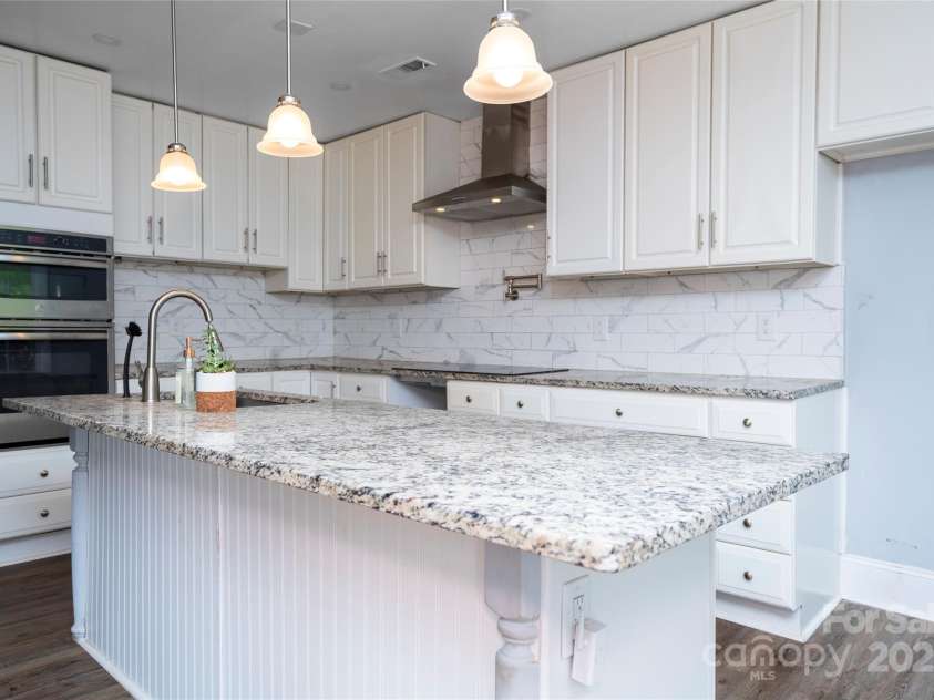 5100 Crestland Avenue, Charlotte, NC 28269.  MLS# CAR4256978, YatesRealty ID 17481. 