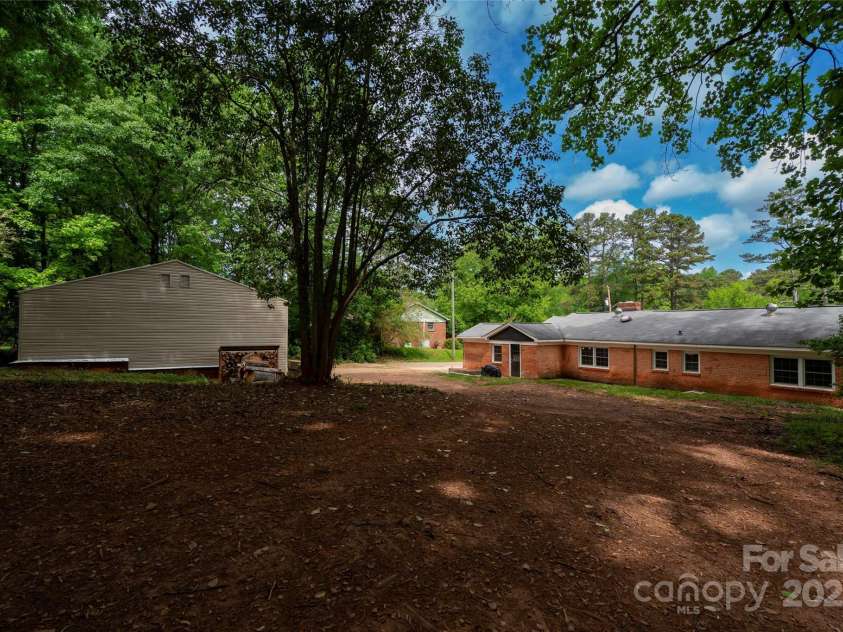 5100 Crestland Avenue, Charlotte, NC 28269.  MLS# CAR4256978, YatesRealty ID 17481. 