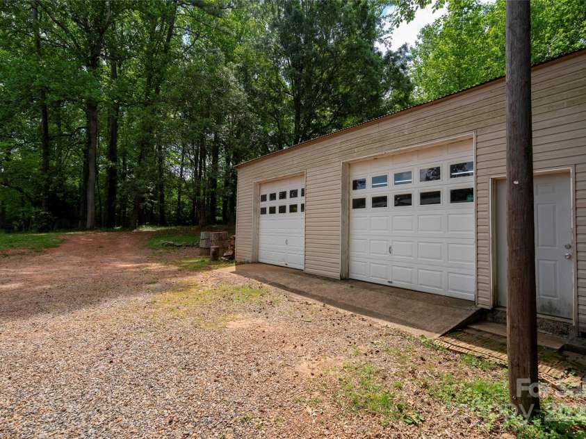 5100 Crestland Avenue, Charlotte, NC 28269.  MLS# CAR4256978, YatesRealty ID 17481. 