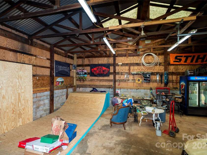 5100 Crestland Avenue, Charlotte, NC 28269.  MLS# CAR4256978, YatesRealty ID 17481. 