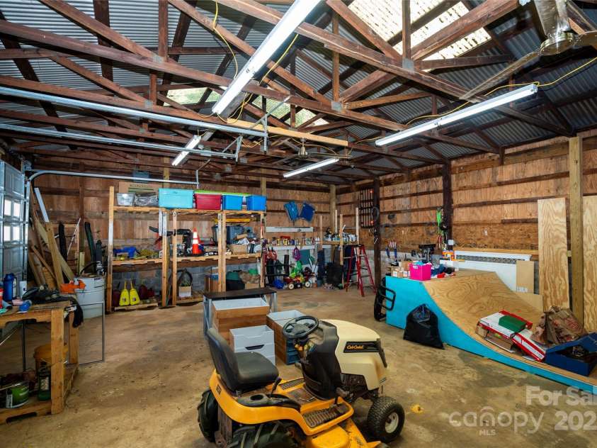 5100 Crestland Avenue, Charlotte, NC 28269.  MLS# CAR4256978, YatesRealty ID 17481. 