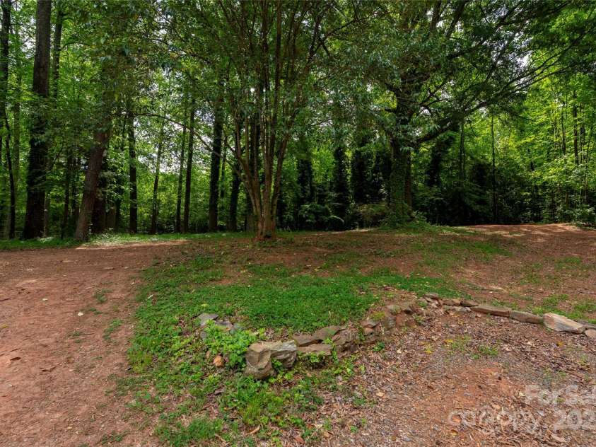 5100 Crestland Avenue, Charlotte, NC 28269.  MLS# CAR4256978, YatesRealty ID 17481. 