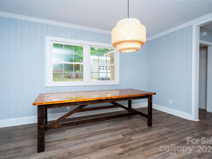 5100 Crestland Avenue, Charlotte, NC 28269.  MLS# CAR4256978, YatesRealty ID 17481. 