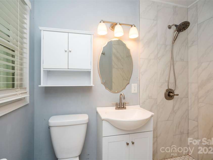 5100 Crestland Avenue, Charlotte, NC 28269.  MLS# CAR4256978, YatesRealty ID 17481. 