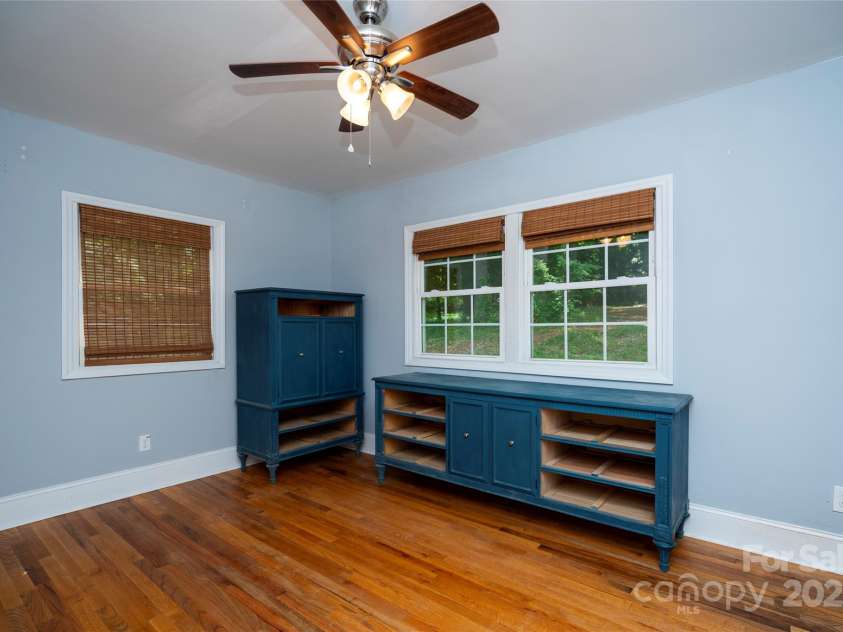 5100 Crestland Avenue, Charlotte, NC 28269.  MLS# CAR4256978, YatesRealty ID 17481. 