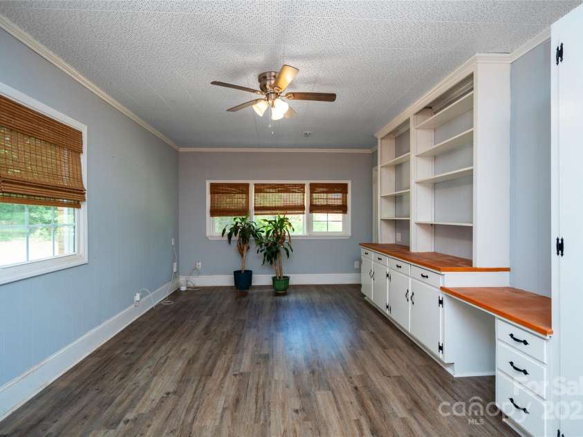 5100 Crestland Avenue, Charlotte, NC 28269.  MLS# CAR4256978, YatesRealty ID 17481. 