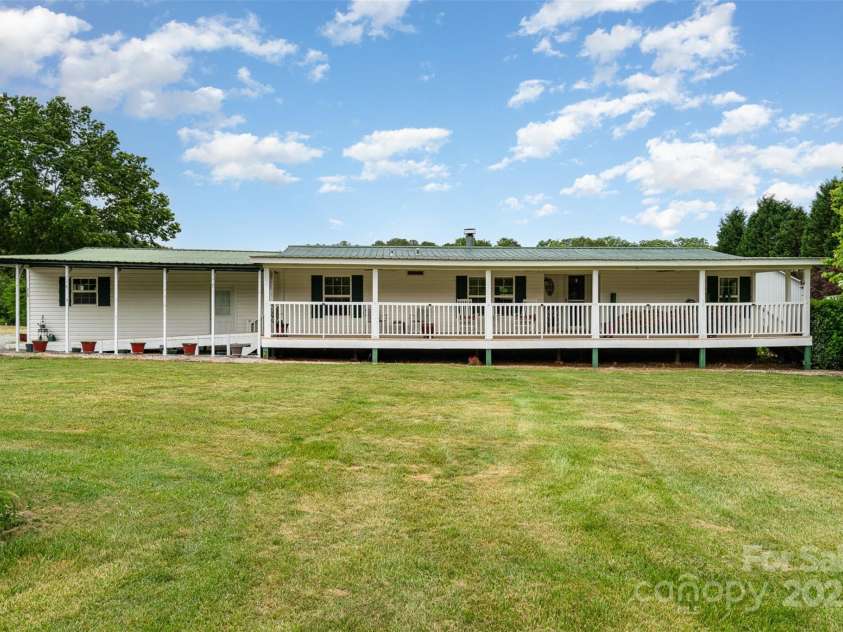 1720 Lowe Drive, Catawba, NC 28609.  MLS# CAR4266134, YatesRealty ID 17482. 