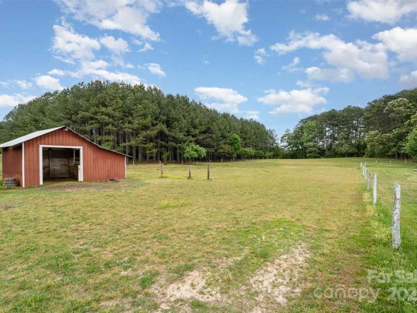 1720 Lowe Drive, Catawba, NC 28609.  MLS# CAR4266134, YatesRealty ID 17482. Barn