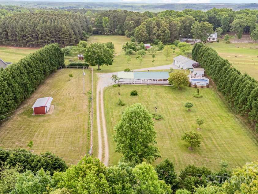 1720 Lowe Drive, Catawba, NC 28609.  MLS# CAR4266134, YatesRealty ID 17482. Nearly 7 acres