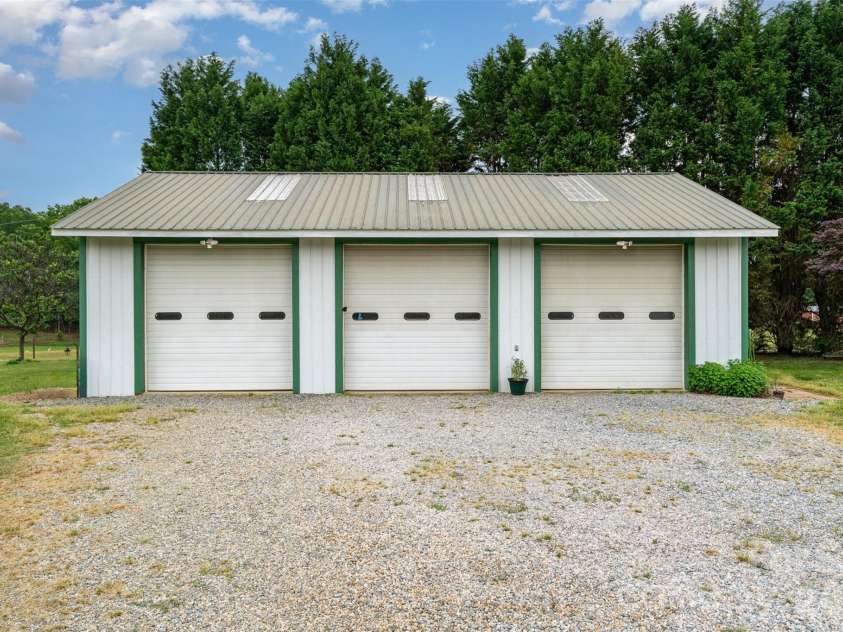 1720 Lowe Drive, Catawba, NC 28609.  MLS# CAR4338394, YatesRealty ID 17482. 