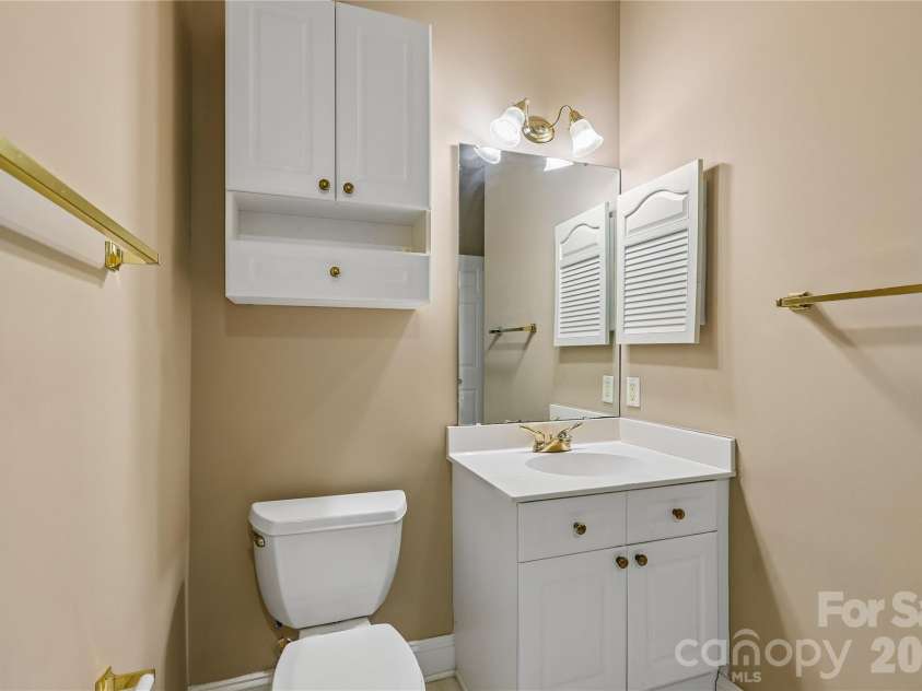 8923 Meadow Vista Road, Charlotte, NC 28213.  MLS# CAR4372895, YatesRealty ID 17482. 
