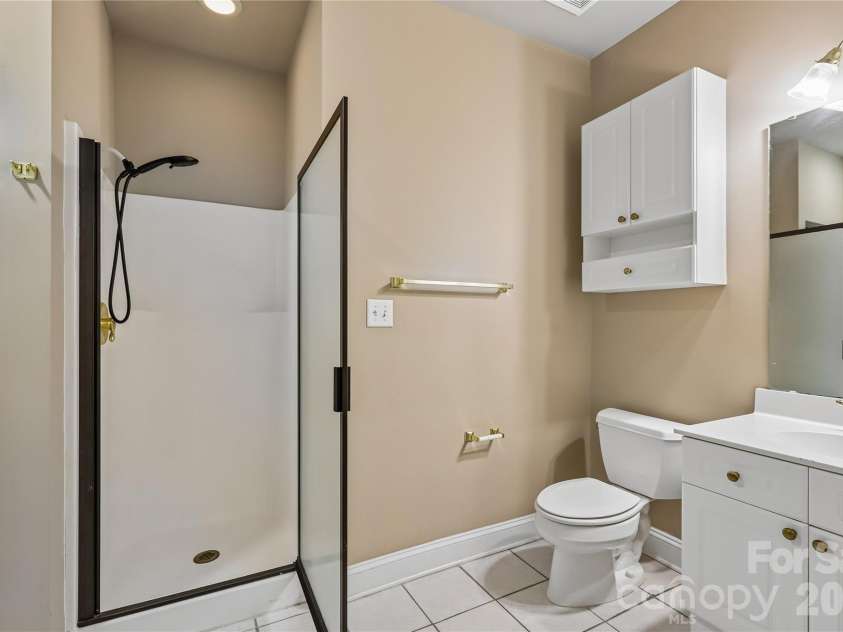 8923 Meadow Vista Road, Charlotte, NC 28213.  MLS# CAR4372895, YatesRealty ID 17482. 