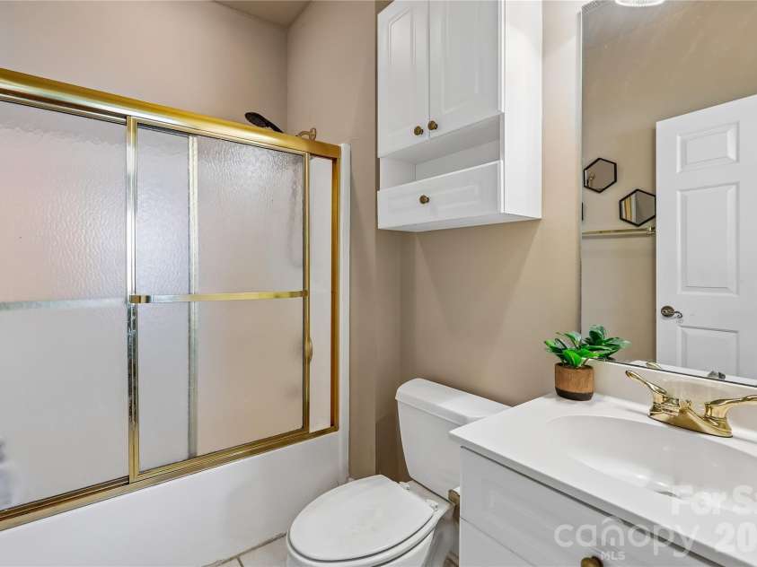 8923 Meadow Vista Road, Charlotte, NC 28213.  MLS# CAR4372895, YatesRealty ID 17482. 