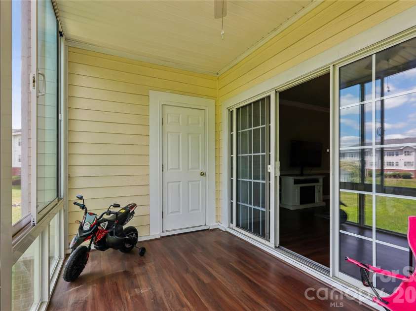 8923 Meadow Vista Road, Charlotte, NC 28213.  MLS# CAR4372895, YatesRealty ID 17482. 