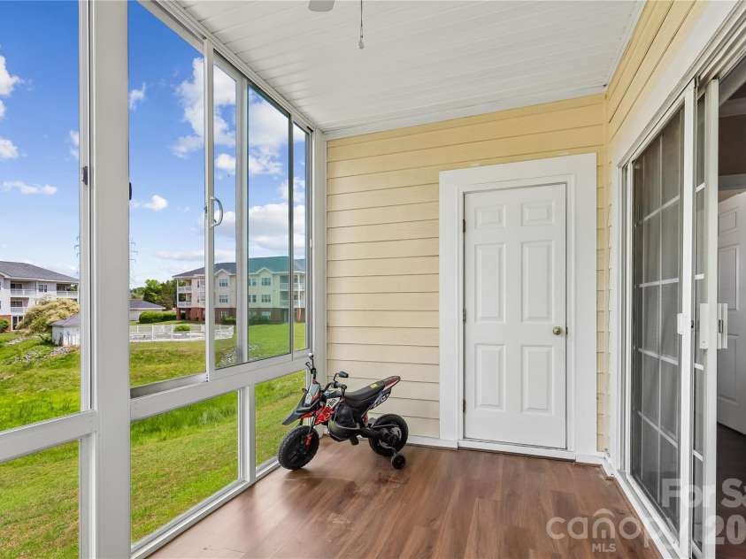 8923 Meadow Vista Road, Charlotte, NC 28213.  MLS# CAR4372895, YatesRealty ID 17482. 