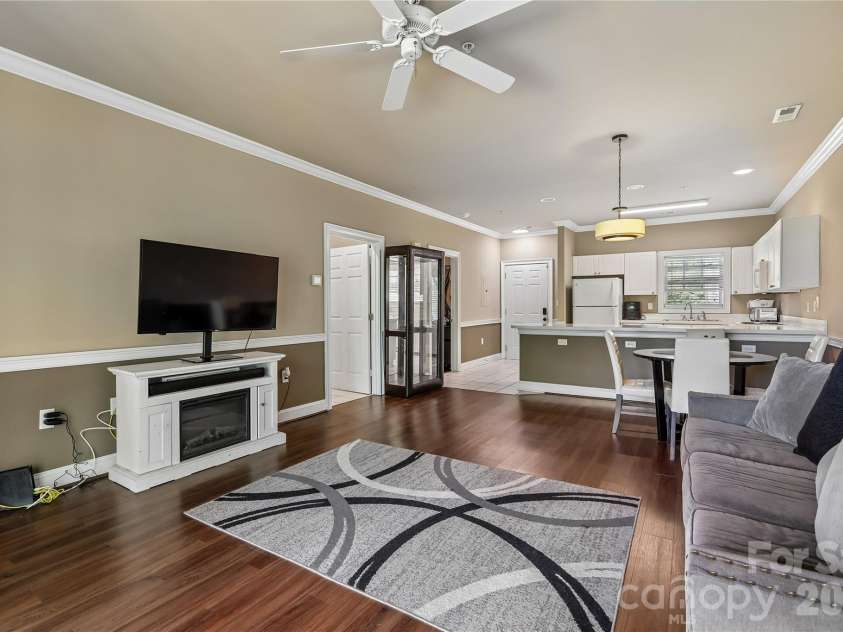 8923 Meadow Vista Road, Charlotte, NC 28213.  MLS# CAR4372895, YatesRealty ID 17482. 