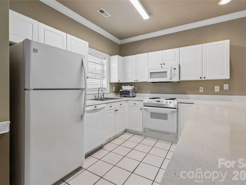 8923 Meadow Vista Road, Charlotte, NC 28213.  MLS# CAR4372895, YatesRealty ID 17482. 
