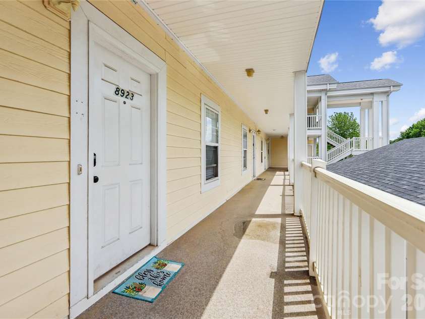 8923 Meadow Vista Road, Charlotte, NC 28213.  MLS# CAR4372895, YatesRealty ID 17482. 