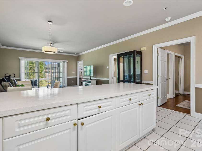 8923 Meadow Vista Road, Charlotte, NC 28213.  MLS# CAR4372895, YatesRealty ID 17482. Kitchen with a welcoming view