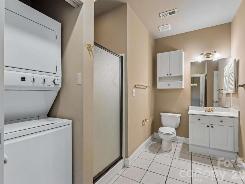 8923 Meadow Vista Road, Charlotte, NC 28213.  MLS# CAR4372895, YatesRealty ID 17482. Laundry & 2nd Bathroom