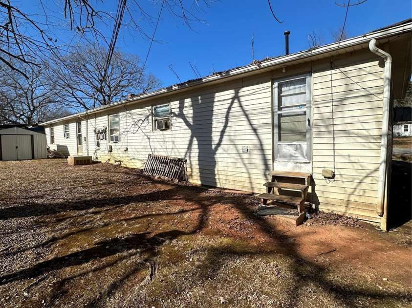 369 Shasta Lane, Lenoir, NC 28645.  MLS# CAR4220745, YatesRealty ID 17483. 