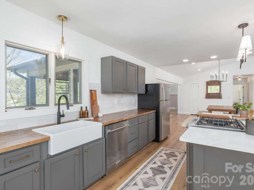 431 Pleasant Grove Road, Hendersonville, NC 28739.  MLS# CAR4368693, YatesRealty ID 17483. Kitchen 4