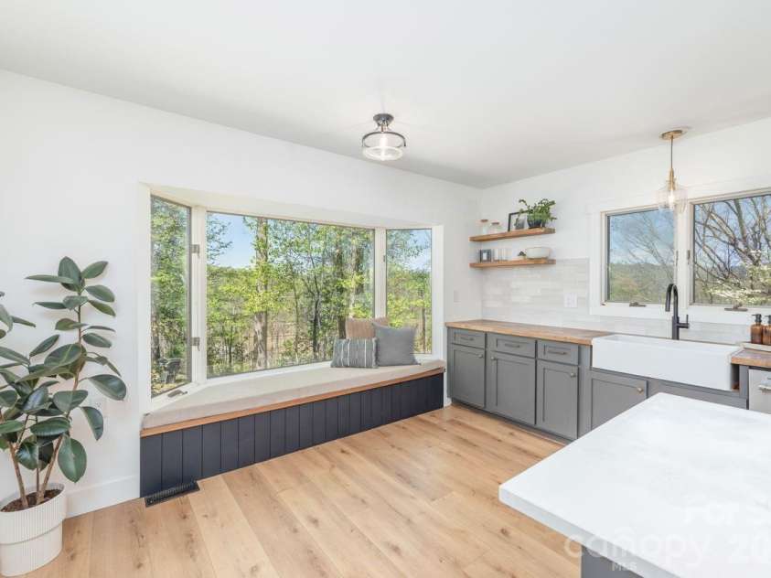 431 Pleasant Grove Road, Hendersonville, NC 28739.  MLS# CAR4368693, YatesRealty ID 17483. Kitchen 5 - optional Breakfast  area